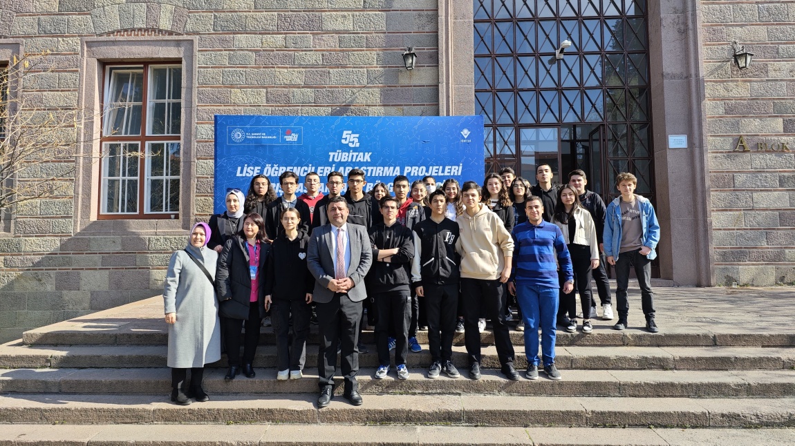 Yavuz Sultan Selim Anadolu Lisesi Öğrencileri, TÜBİTAK Yarışmalarında Gurur Verici Başarılar Elde Etme Yolundalar.
